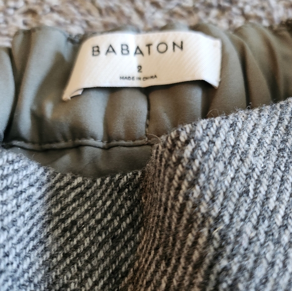 Aritza-Babaton Wool/Silk Capri Pants - Picture 3 of 5